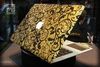 Золотой ноутбук инкрустированный стразами сваровски. Apple Mac Book Air Gold Swarovski